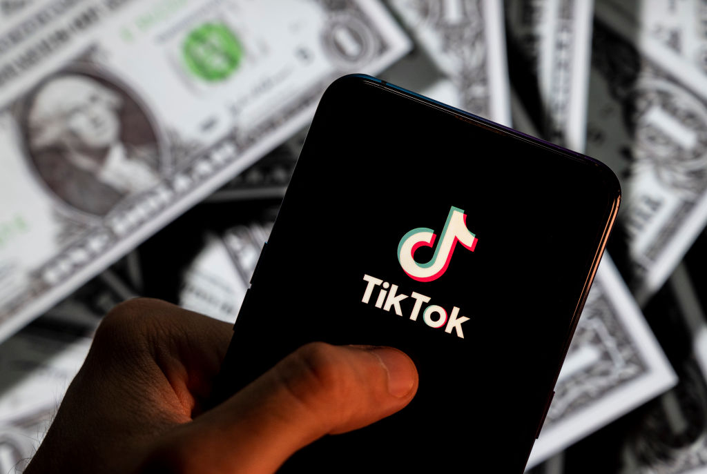 A TikTok legnagyobb sztárja többet keres, mint a legnagyobb vállalatok vezetői