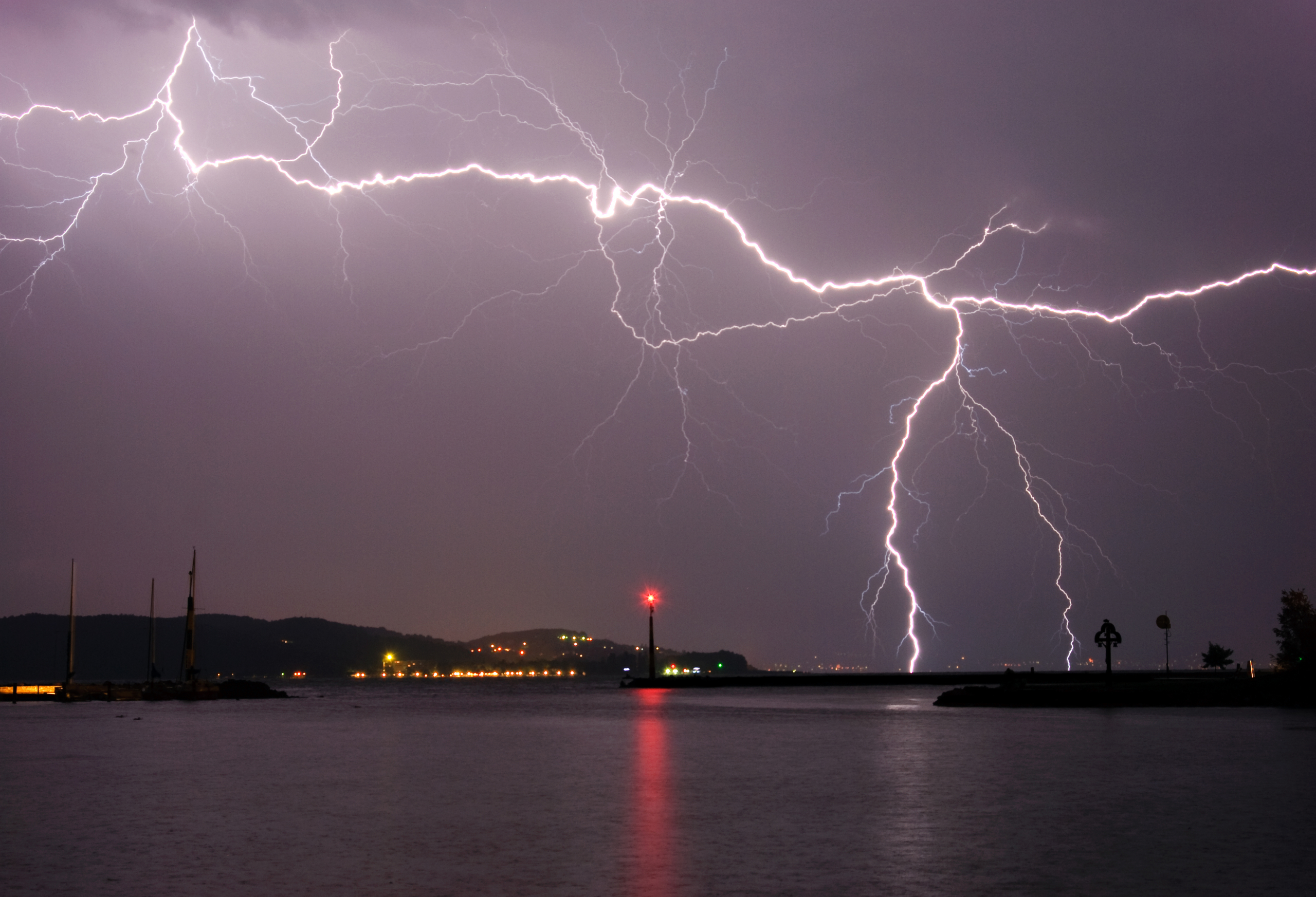 Pénteken indul a 88. viharjelzési szezon a Balatonon