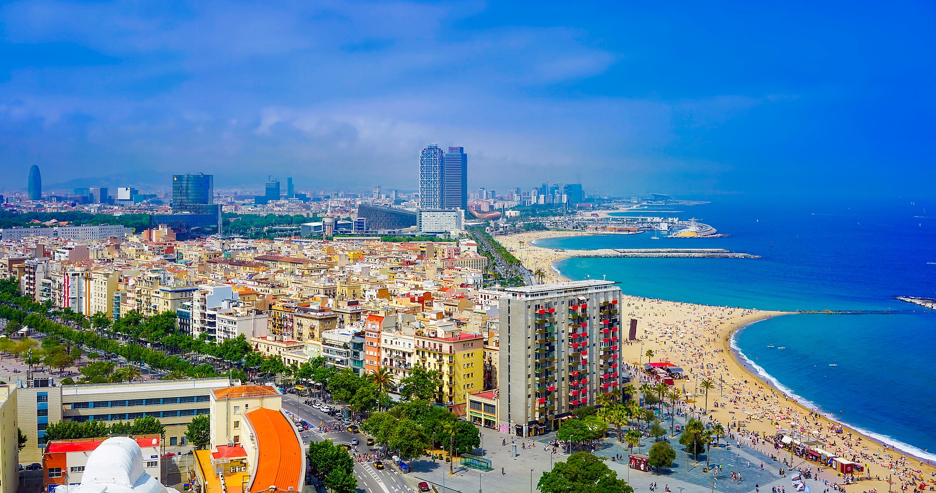 Dohányzási tilalom lépett életbe Barcelona minden tengerparti strandján