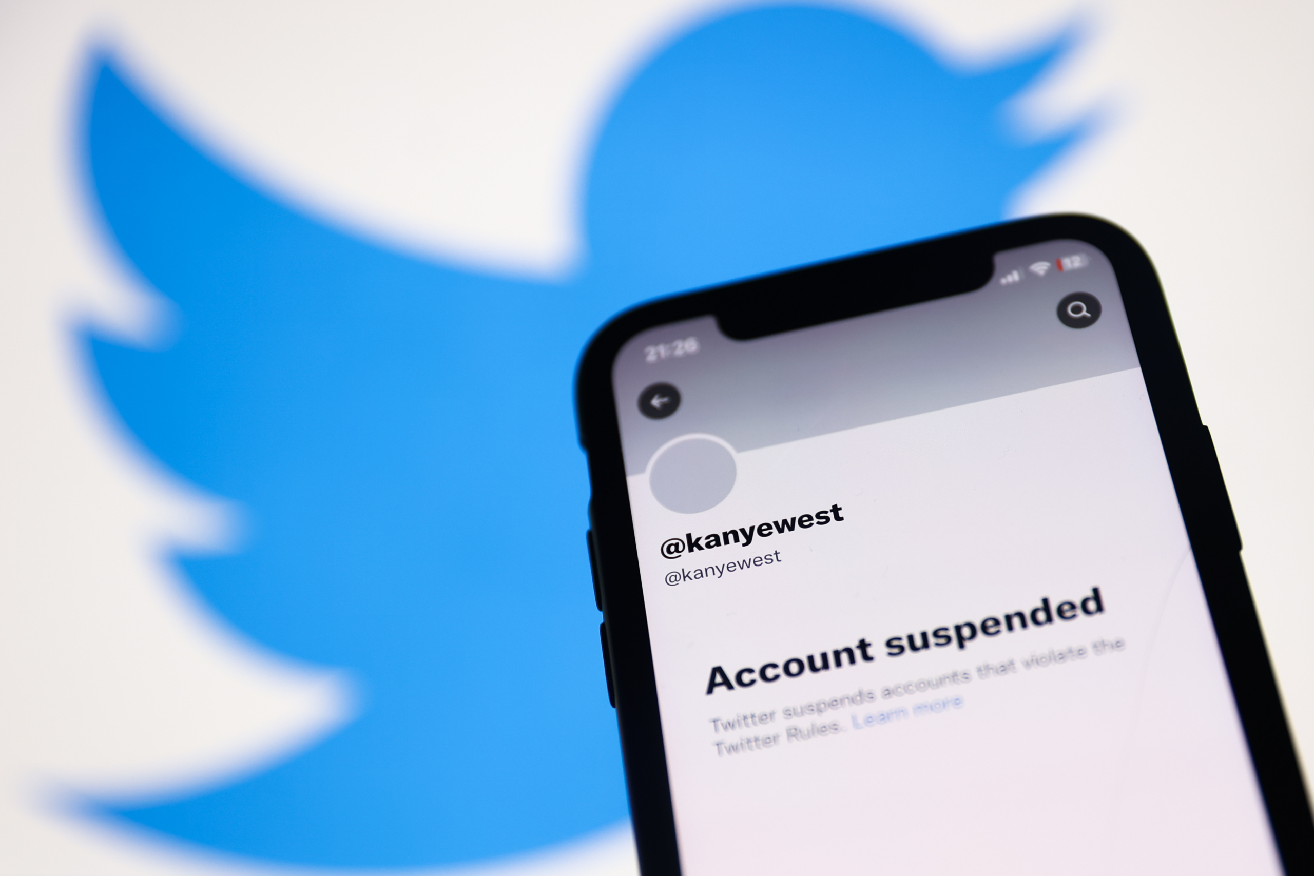 Kanye West nem nyugszik, a Twitter nem enged