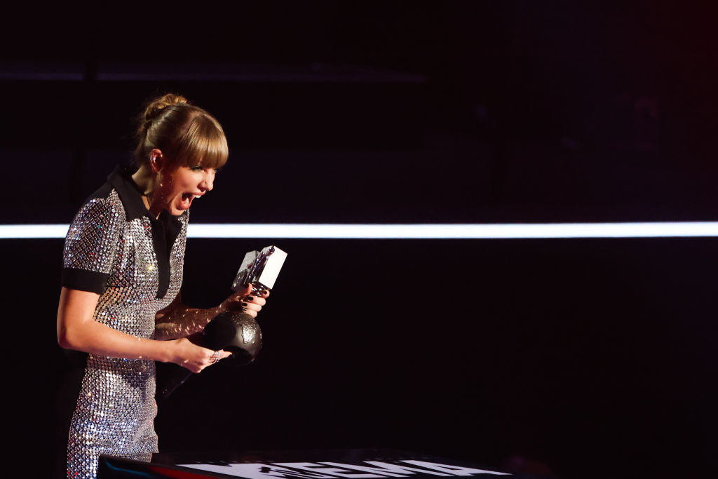 Taylor Swift aratott az MTV EMA-n