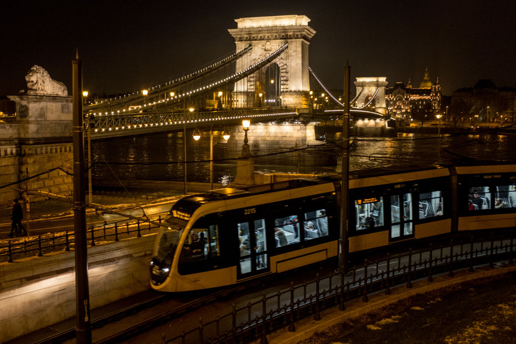 Szilveszter éjjel járni fog a metró, a HÉV és a nagykörúti villamos