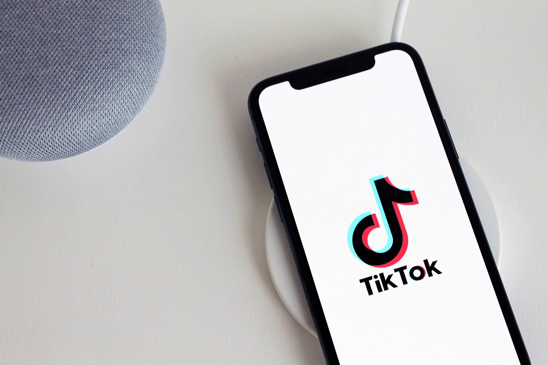 TikTok-videóval lehet bejutni a a reptérre, Korda György decemberi koncertjére