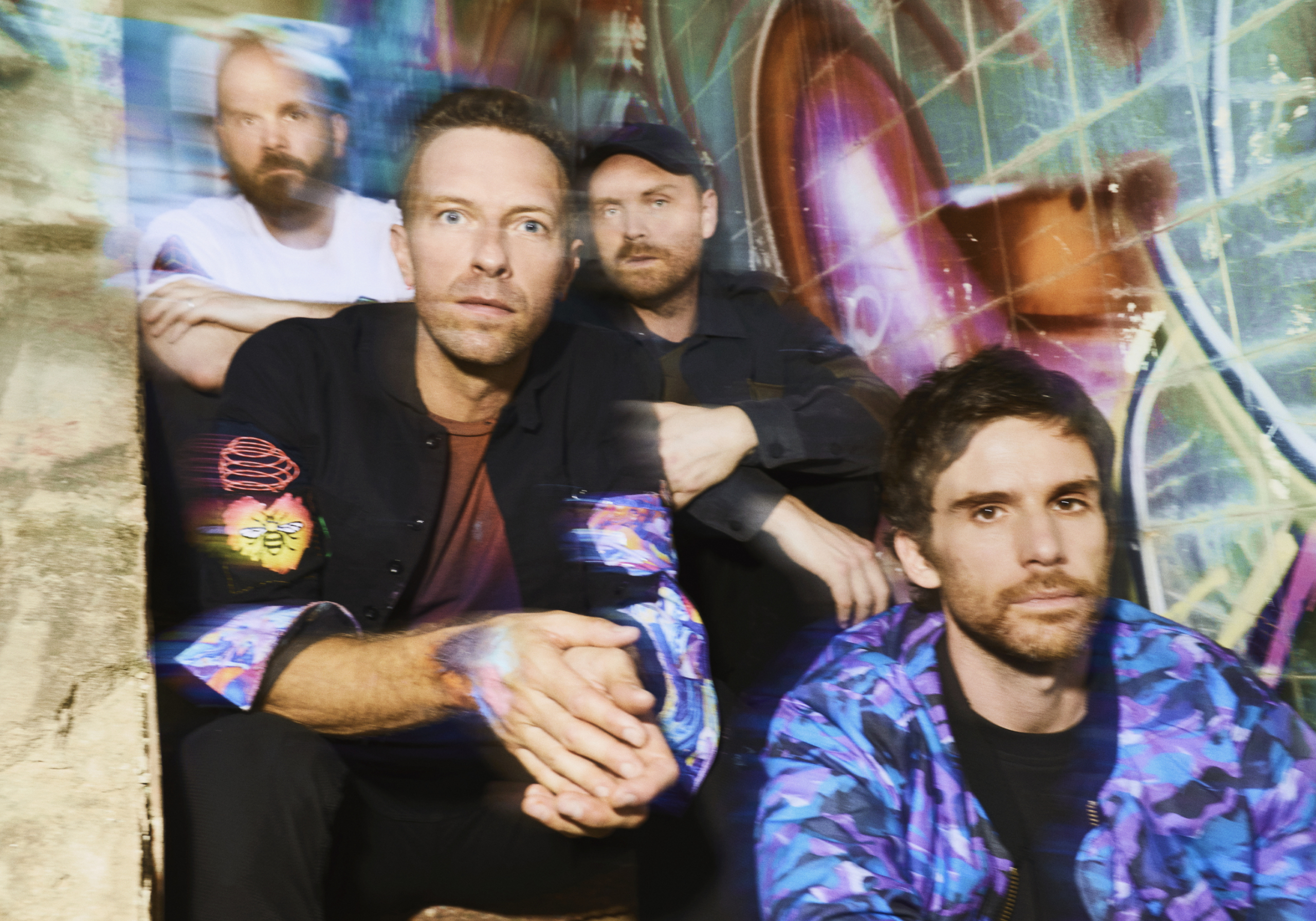 Igazi nyári köntöst kapott Coldplay „feelslikeimfallinginlove”-ja