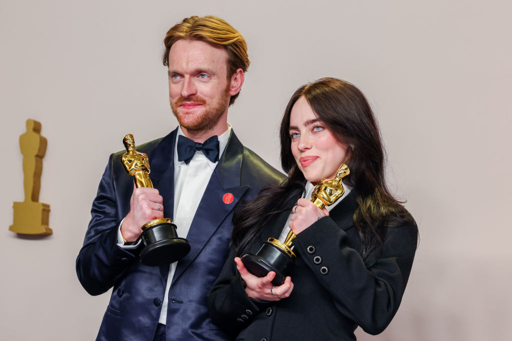 Billie Eilish és Finneas bezsebelték a második Oscar-díjukat és történelmet írtak