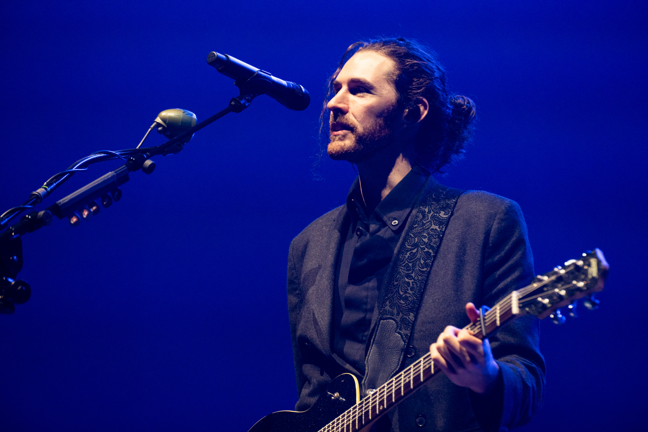 Hozier első alkalommal vezeti az amerikai slágerlistát