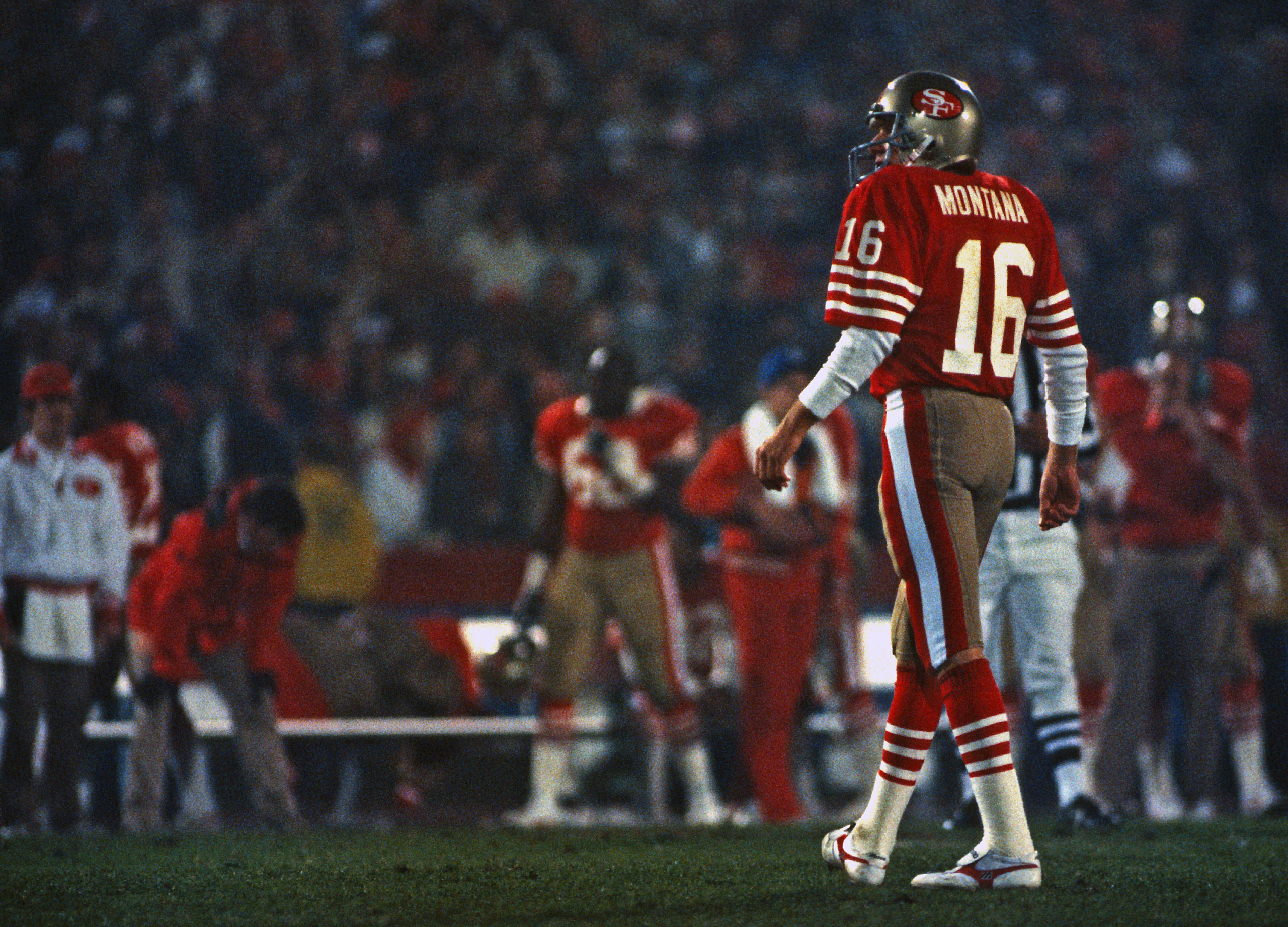 Rekordot döntött Joe Montana két Super Bowlon is viselt meze