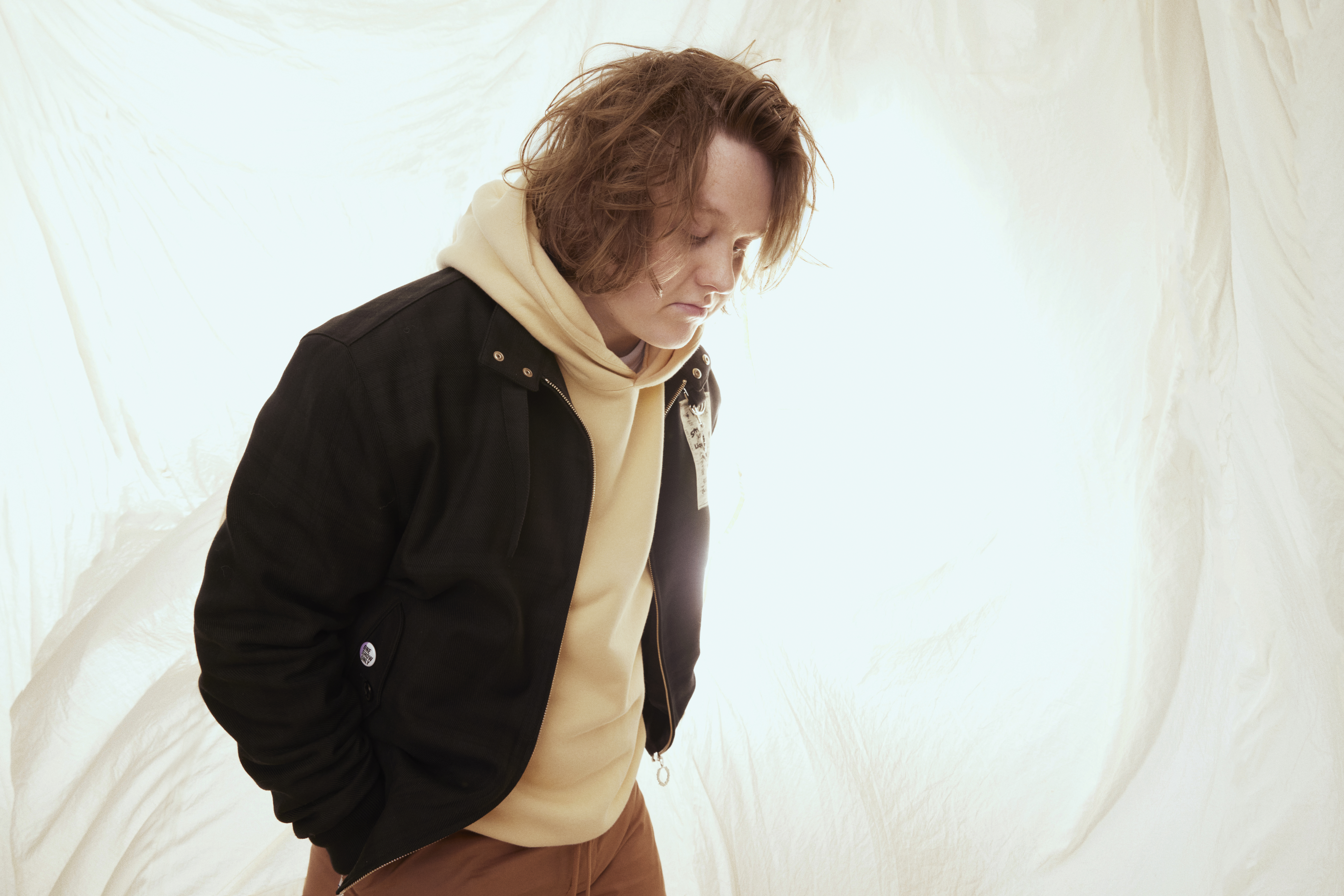 Lewis Capaldi Glastonbury-re készül – lemondta az addigi koncertjeit