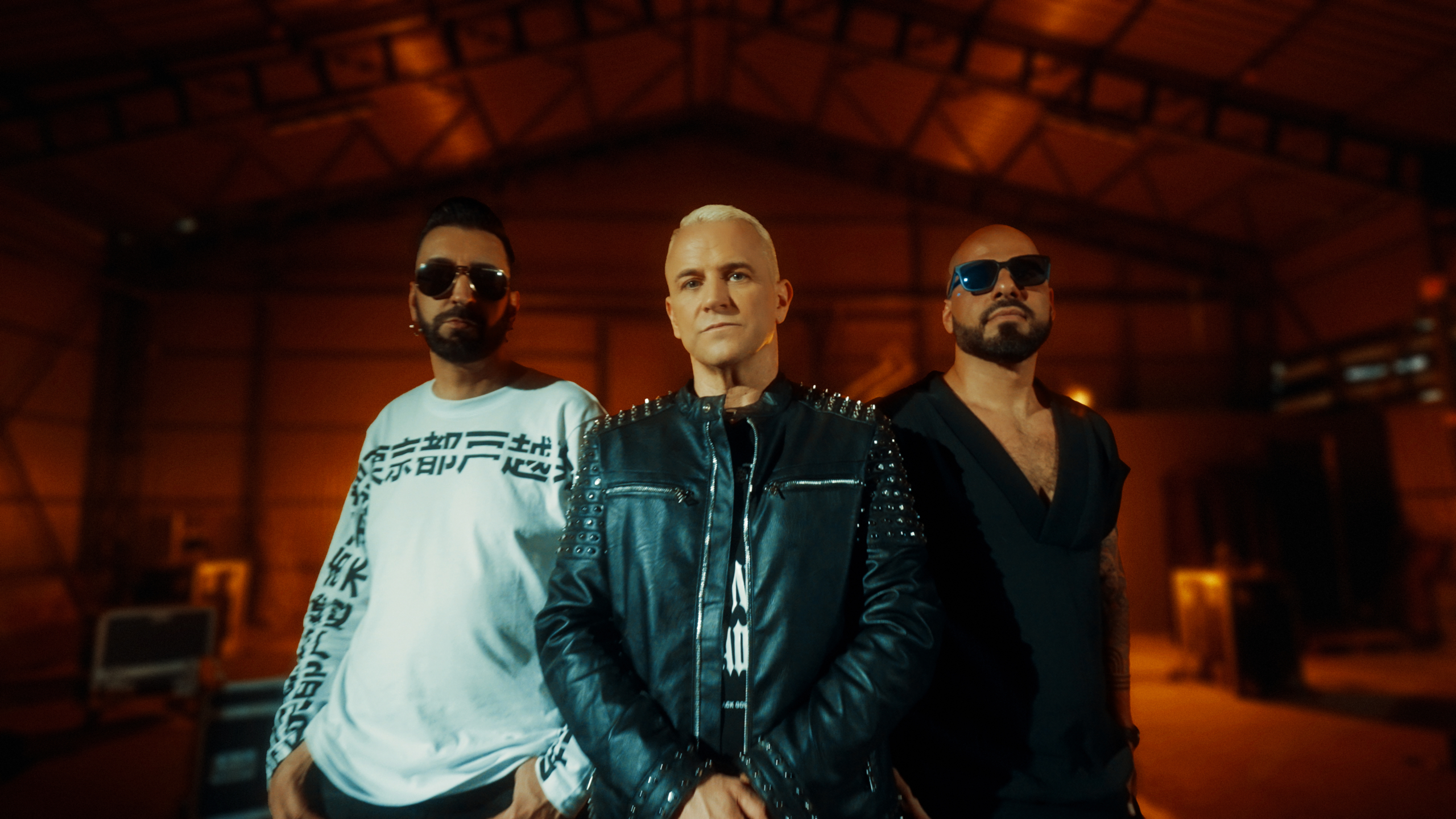 Lotfi Begi elhozza a rave-hangulatot: újra tombol a Kozmix slágere