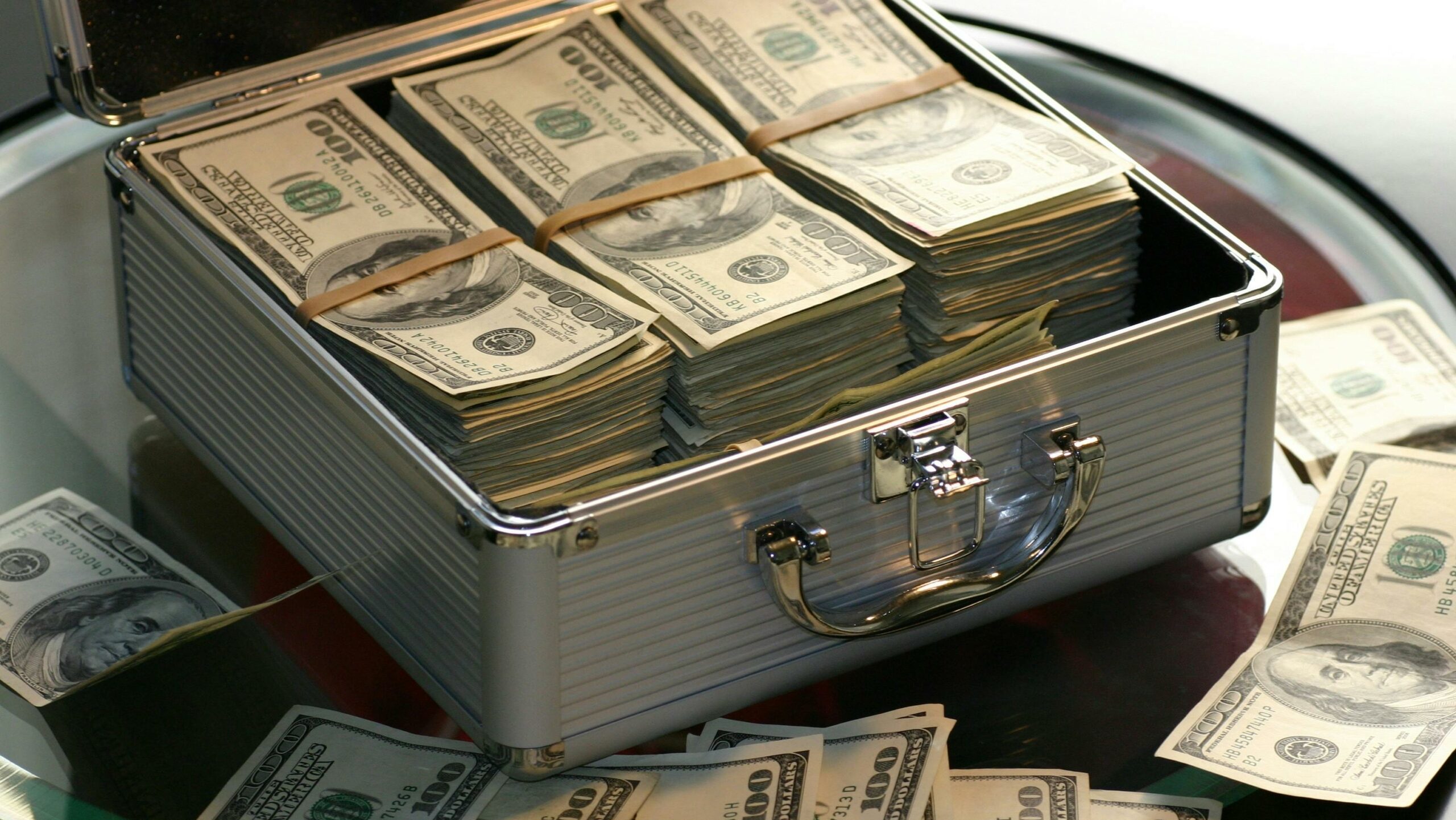 Minden 30 év alatti milliárdos örökölte a vagyonát