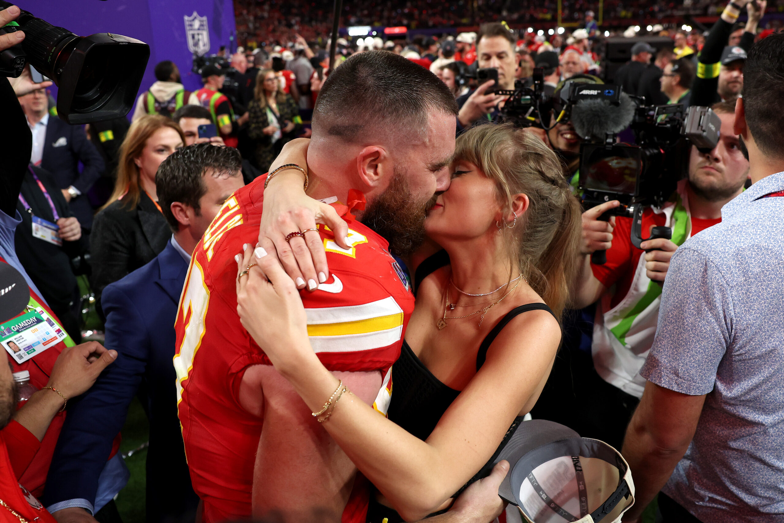 A hír igaz: Taylor Swift már Mrs. Kelce