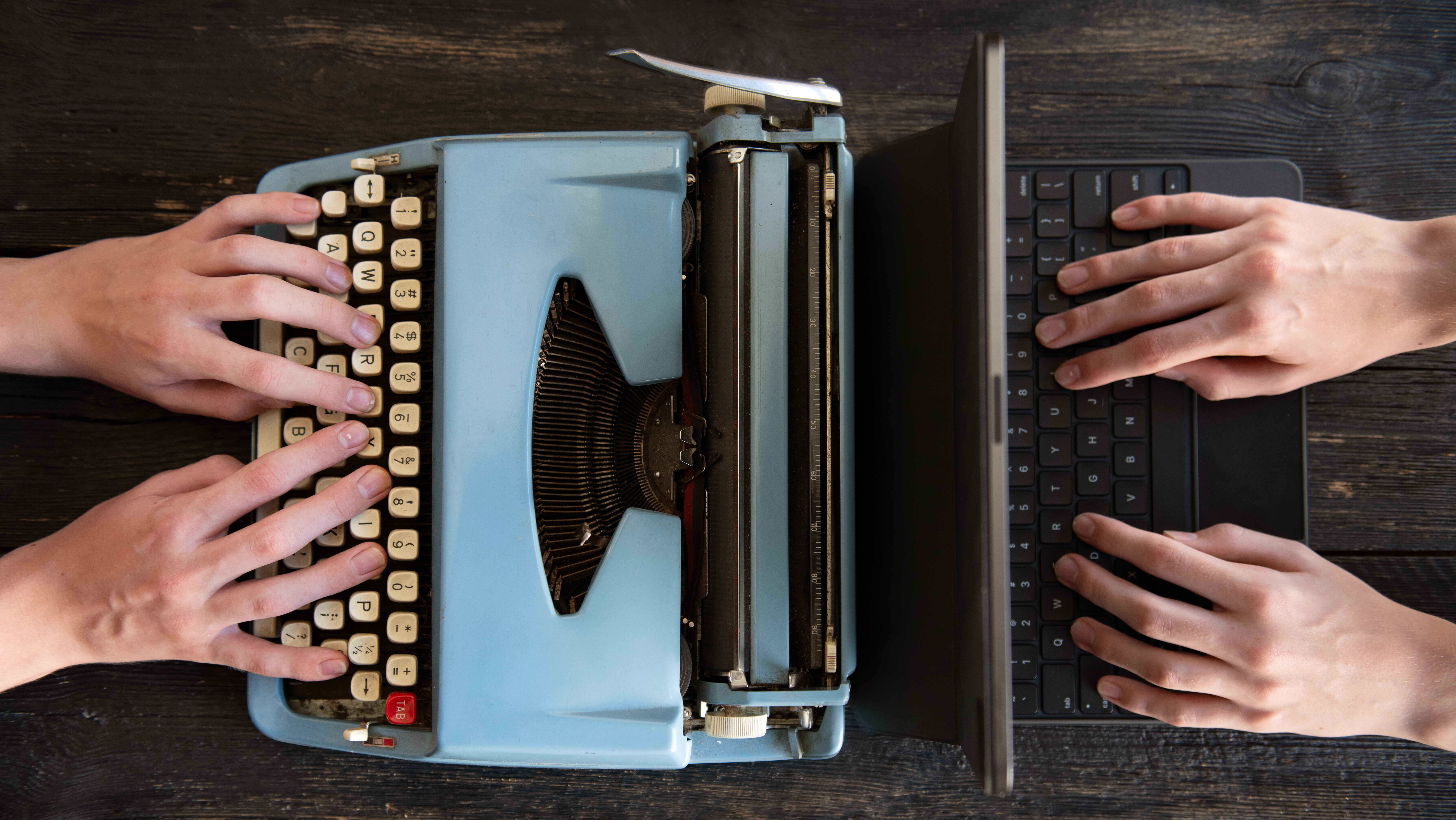 Írógépek vs. ChatGPT  - rendhagyó módszerrel a hagyományos tanulásért