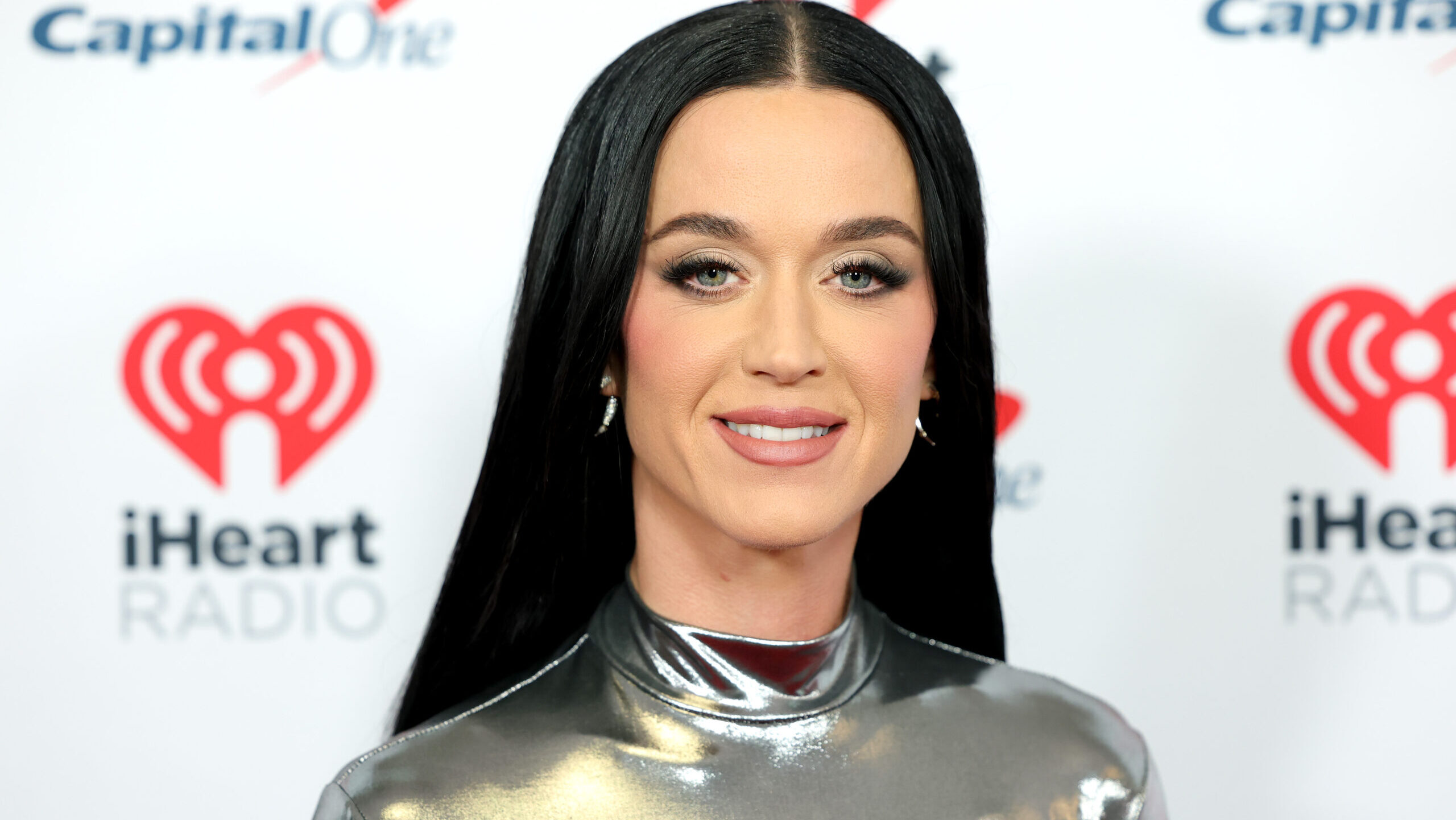 Távoltartási végzés védi Katy Perry-t egy zaklatótól
