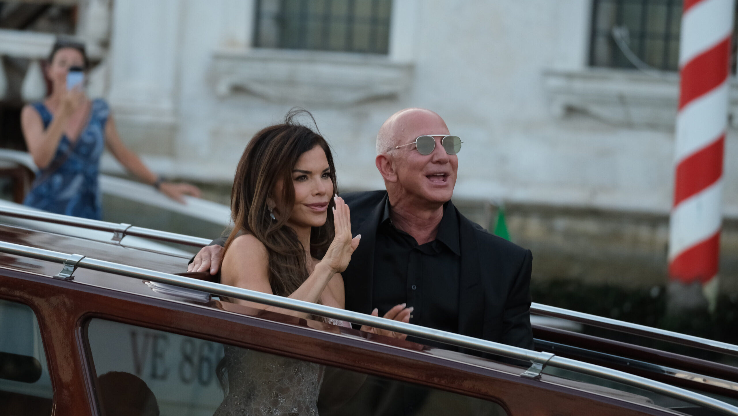 Jeff Bezos esküvője több mint kilencszázmillió eurót hozott Velencének