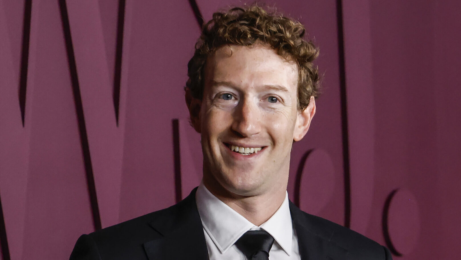 Mark Zuckerberg mindenki számára általánosan elérhetővé tenné az MI - "szuperintelligenciát"