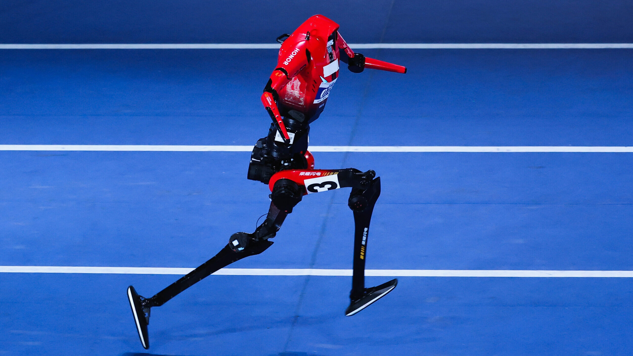 Kínai humanoid robot lefutotta Usain Boltot
