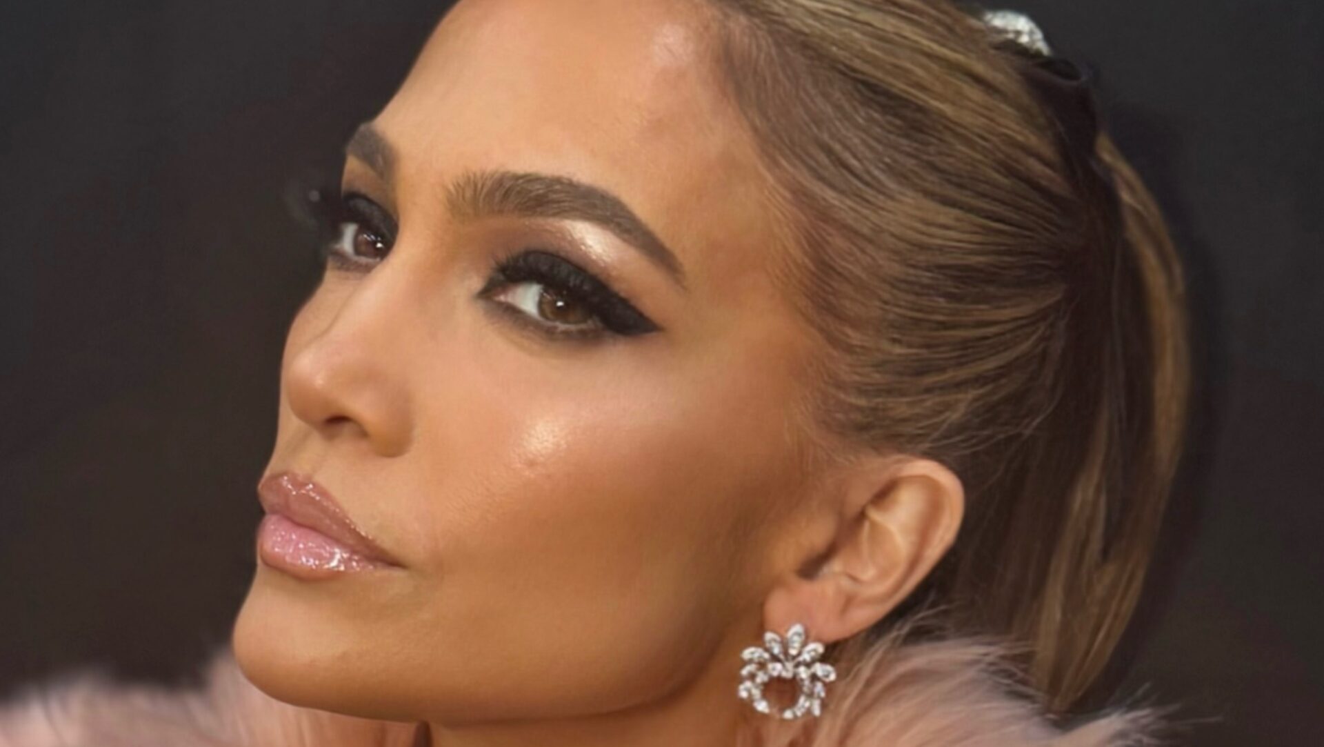 Filmzenével tért vissza Jennifer Lopez
