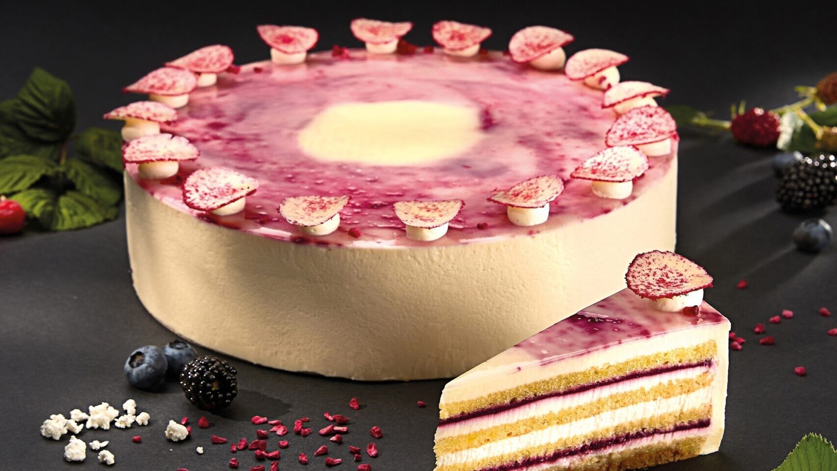 Bíborfehér lett Magyarország tortája