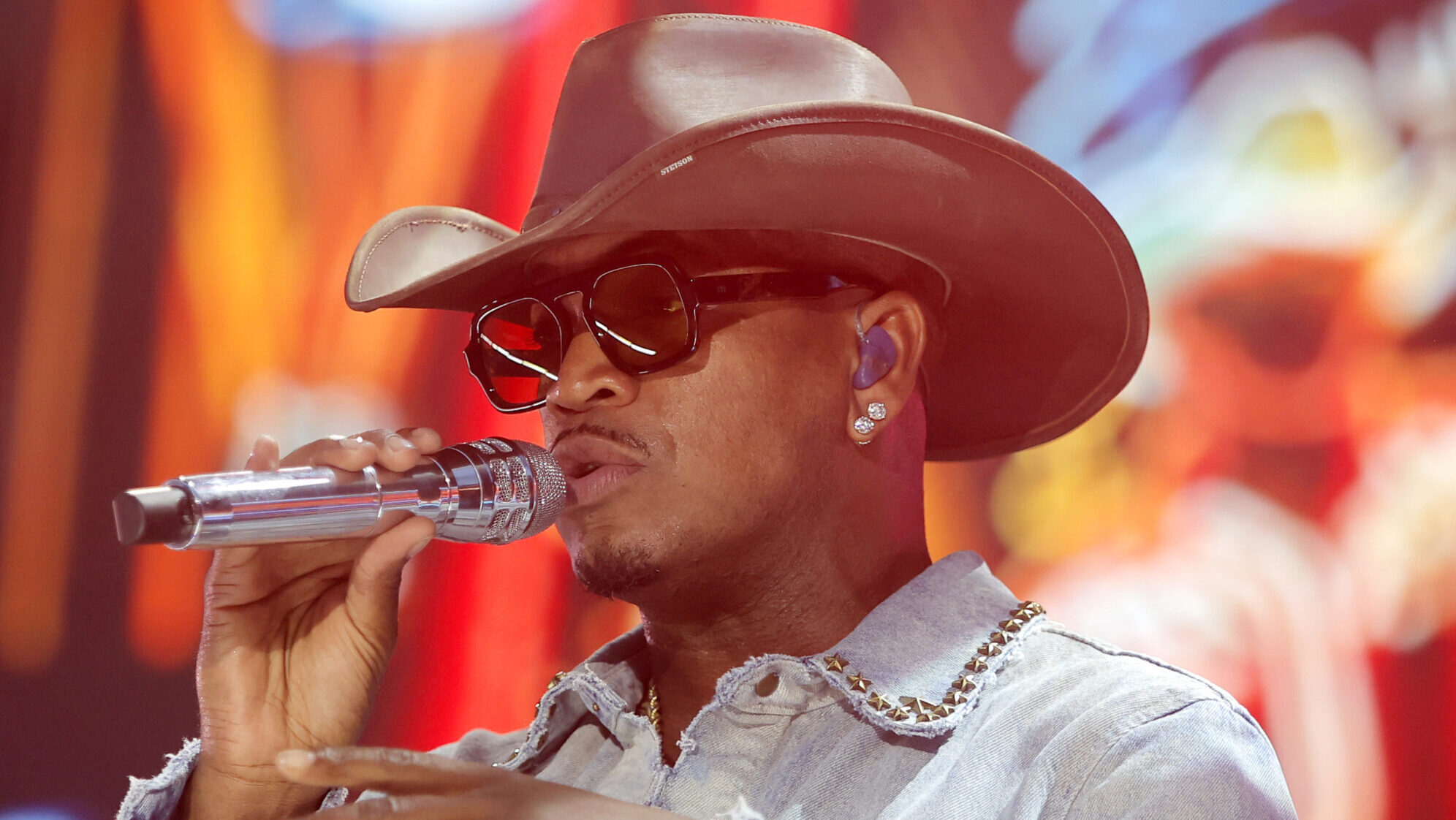NE-YO-t is utolérte a country-láz