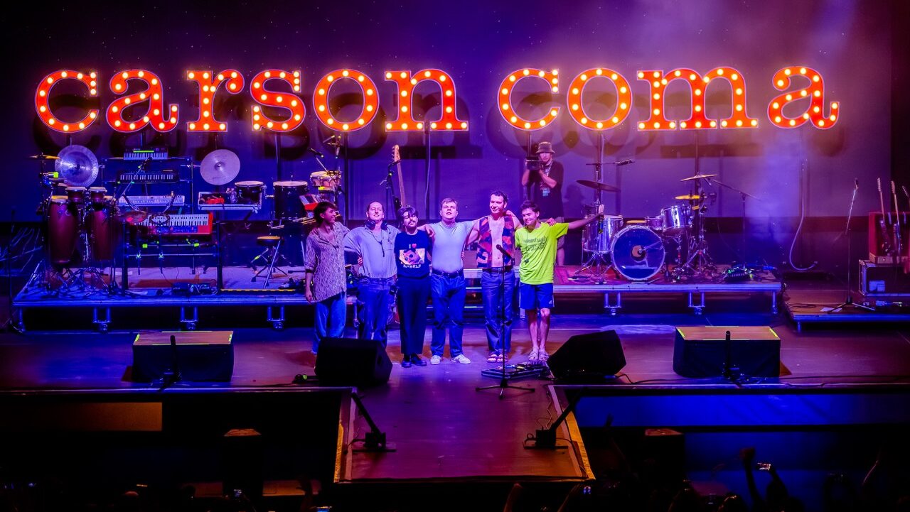 A nyár leghosszabb Carson Coma koncertjét élvezhetjük a Plázson