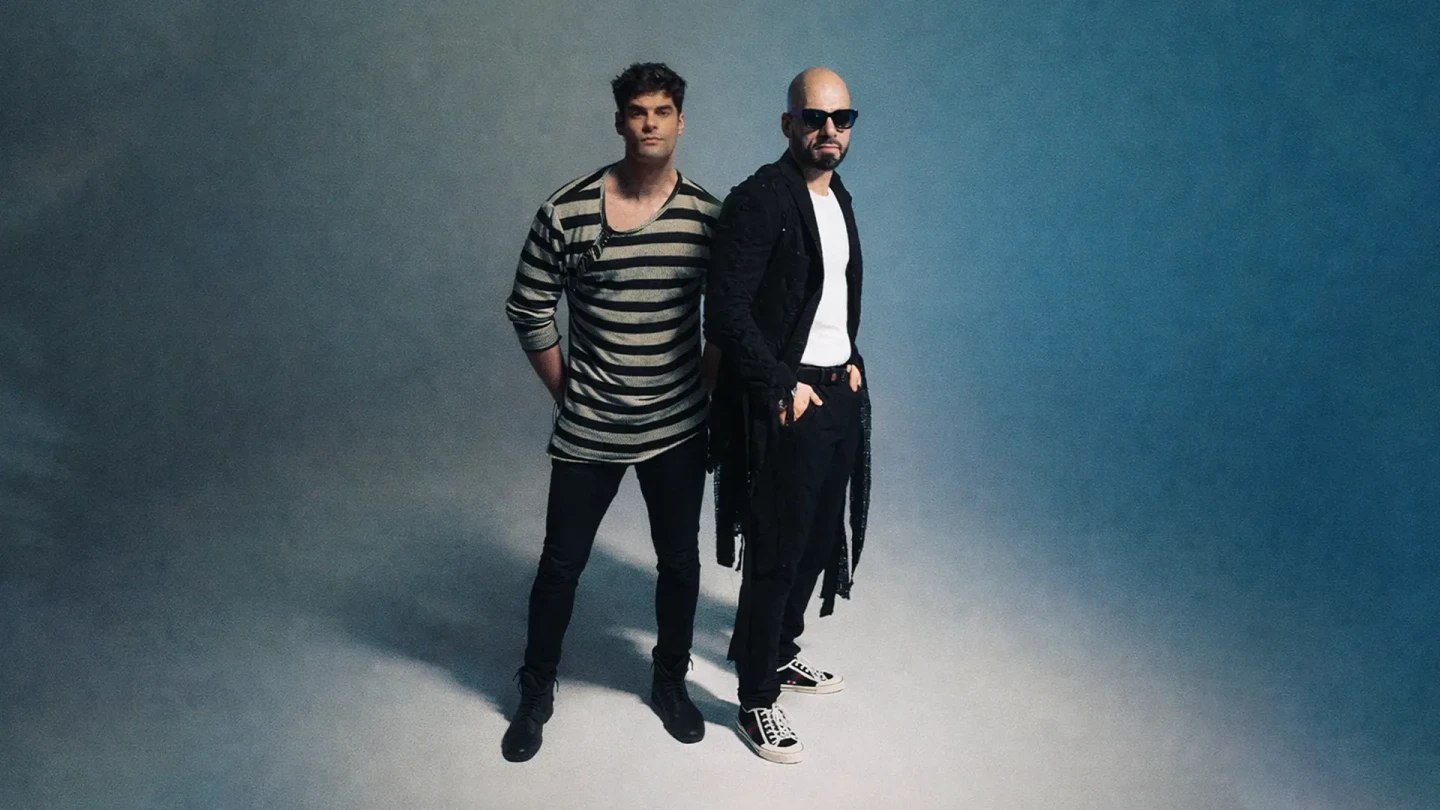 A szürke hétköznapok túlélésében segít Freddie és Lotfi Begi