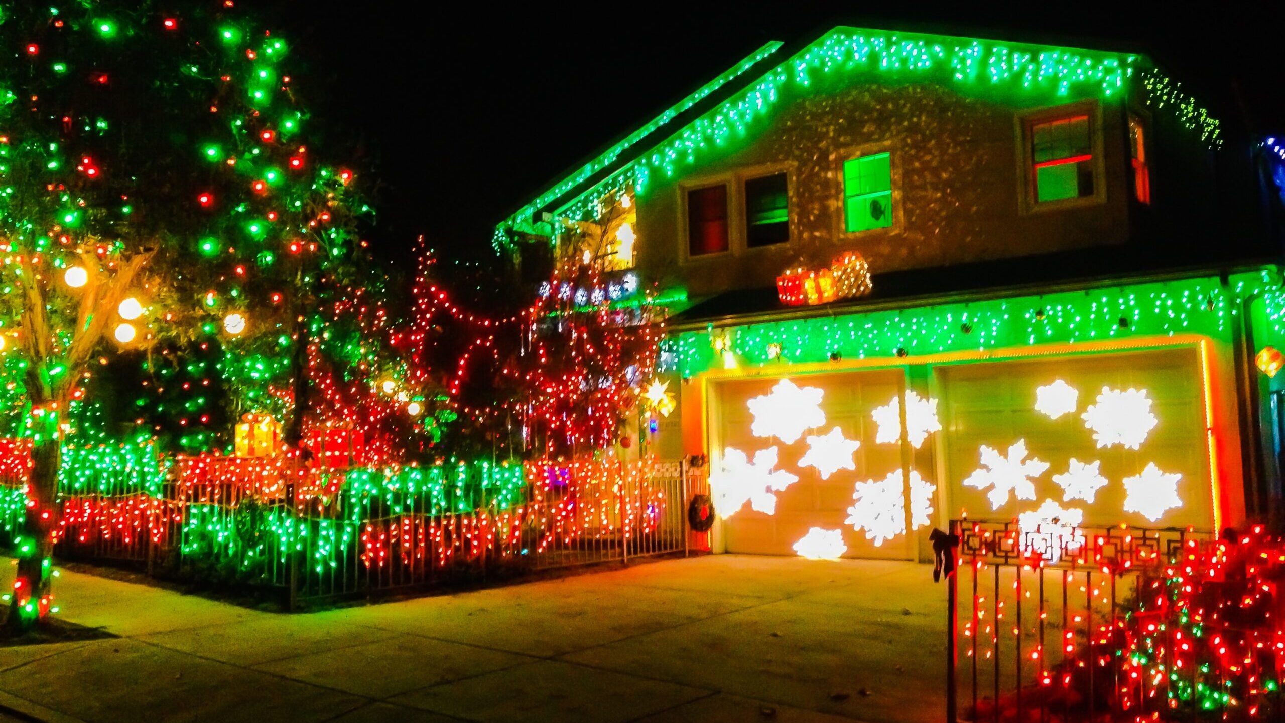 A karácsonyi lézerfények veszélyeztethetik a légi közlekedést