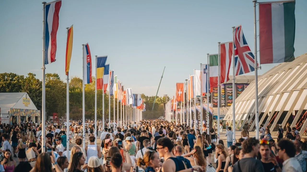 A világ végéről is jönnek a Szigetre